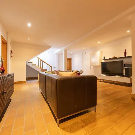 Сasa de vacaciones Beautiful In With Pool