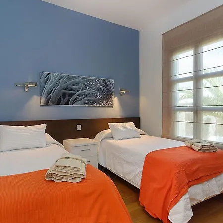 Beautiful In With Pool Holiday home *