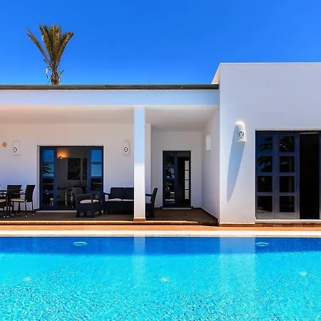 Beautiful In With Pool Holiday home