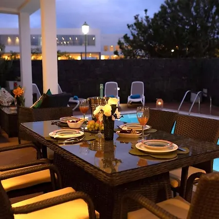 Beautiful In With Pool Tatil Evi Playa Blanca