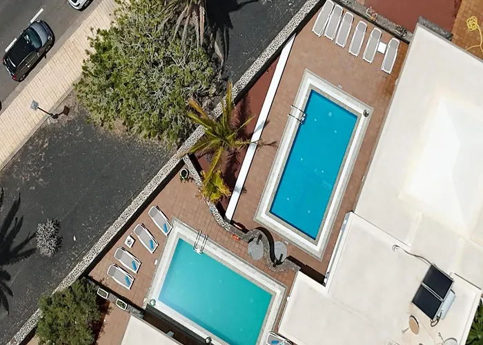 Beautiful In With Pool 度假居 *