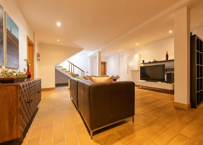 Semesterbostad Beautiful In With Pool