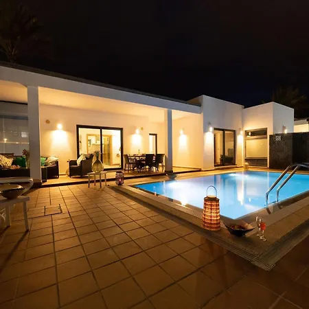 Beautiful In With Pool Playa Blanca (Lanzarote)