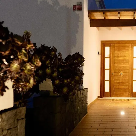 Prázdninový dům Beautiful In With Pool *