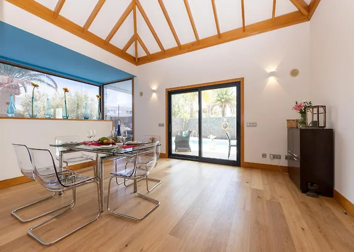 Beautiful In With Pool Ferienhaus